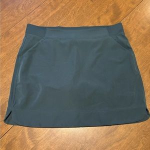 Forest Green size medium golf skirt with pockets